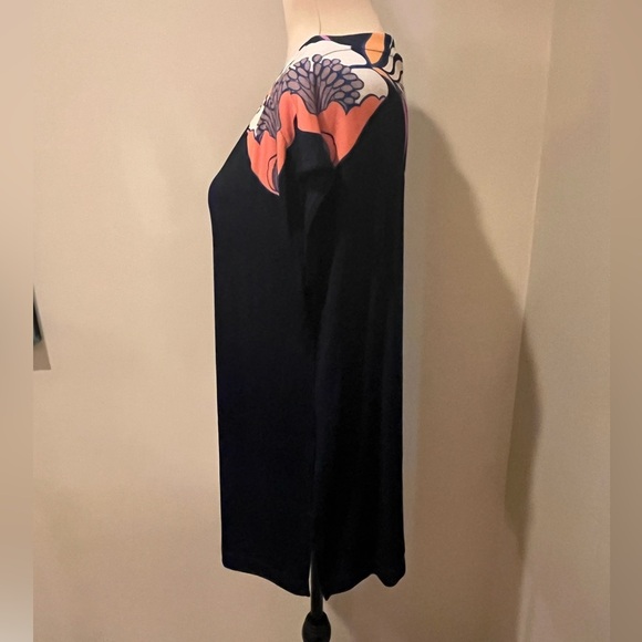 Chico's Travelers Navy Floral Tunic Blouse, size Large (Chicos 2) - Picture 5 of 8